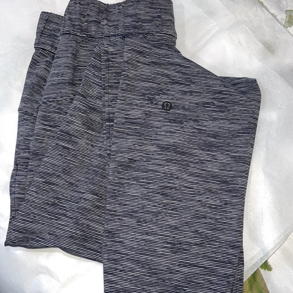 Lululemon joggers - Picture 3 of 4